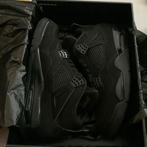 Jordan’s for sale black cats size 9 in great condition 9/10